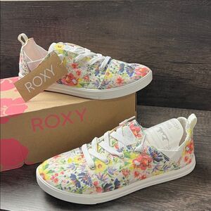 Roxy Surf Women’s Size 8.5 Libbie White Floral Print Slip On Lace Up Sneaker NIB